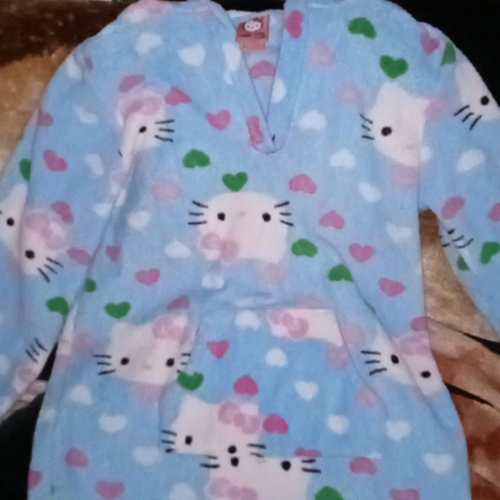 Women's/ junior's Hello Kitty Hoodie Cozie with pockets.
